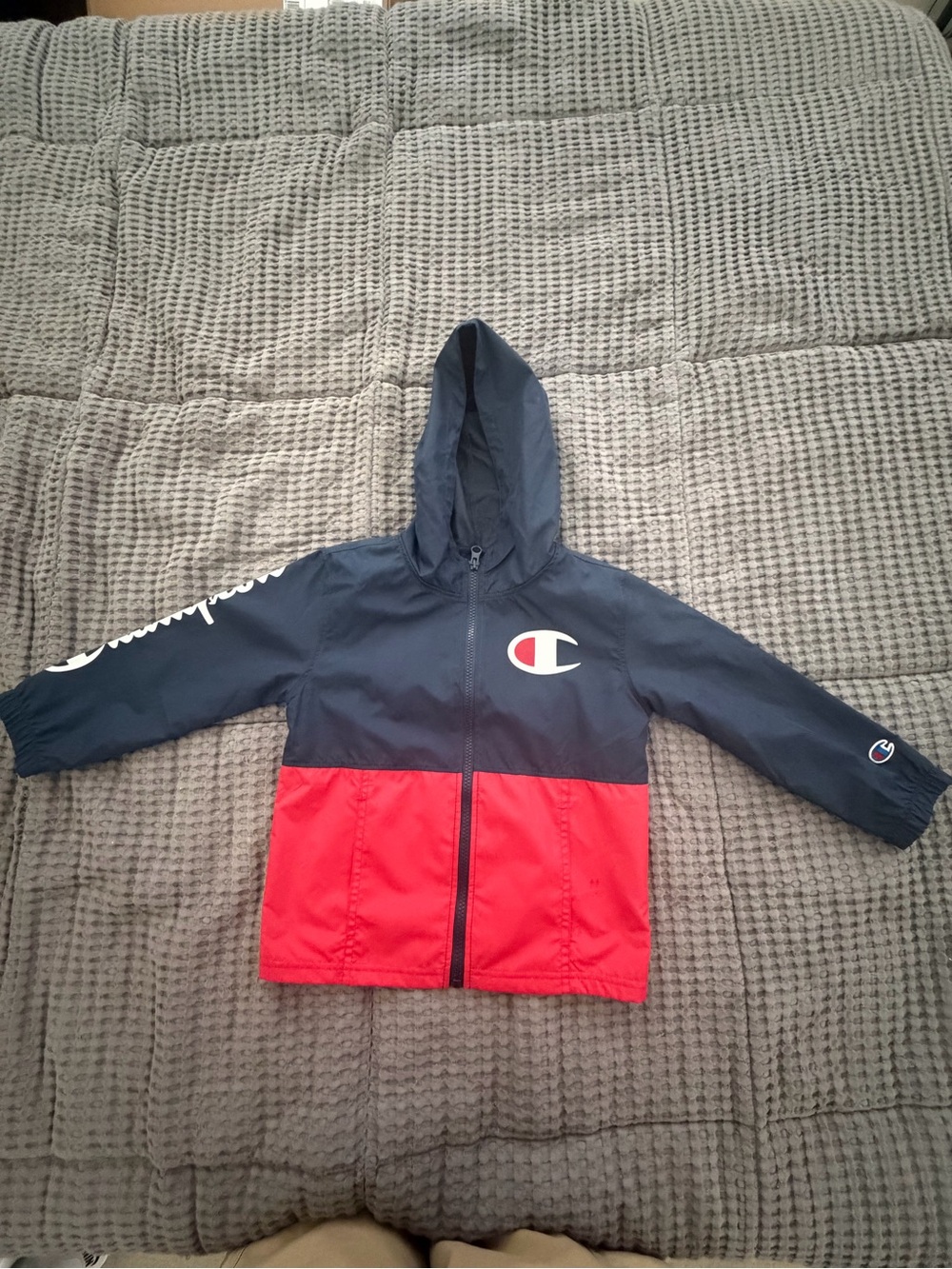 Champion Kids Hooded Windbreaker Jacket in Navy and Red Size 5
